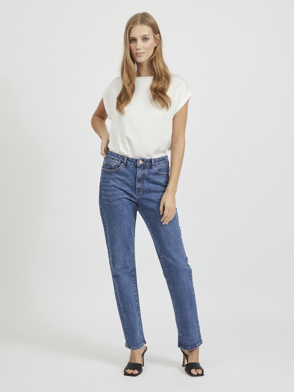 model_shot-front_full